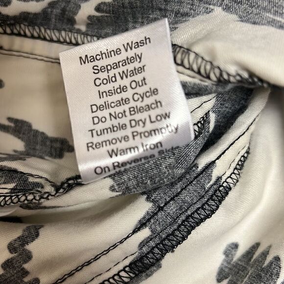 CAbi 'Dashing' Skirt Style #937 - Picture 6 of 6